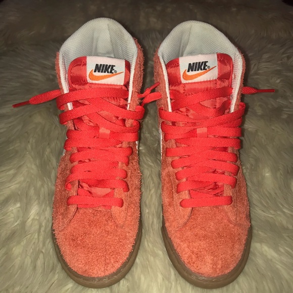 Nike Sneakers - Picture 1 of 4